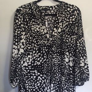 Black and white banana republic tunic